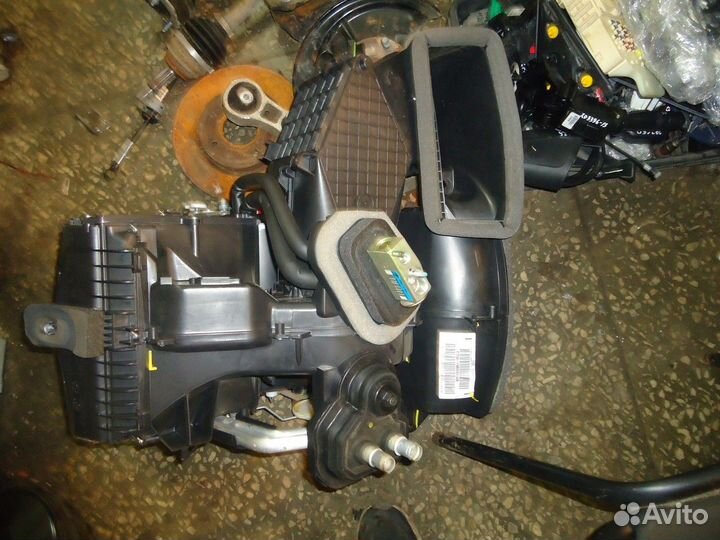 Корпус отопителя (Ford Fiesta)