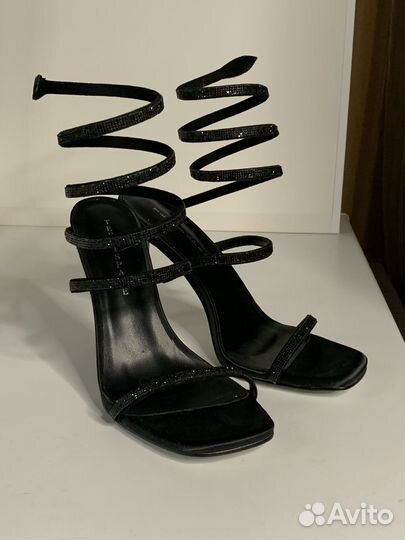 Босоножки на шпильке