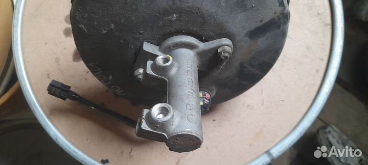 Вакуумный усилитель тормозов Logan 1 Sandero 1