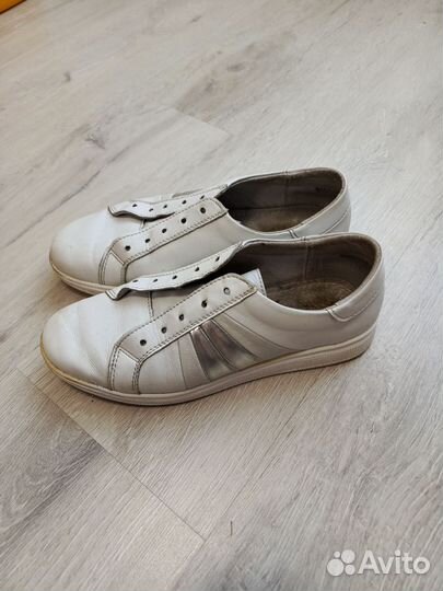 Кеды натуральная кожа 37 размер. Белые