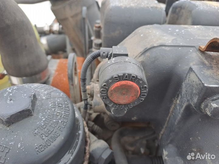 Кнопка запуска двигателя