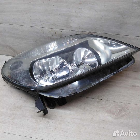 Фара правая Renault Scenic 1