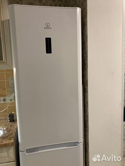 Холодильник бу indesit