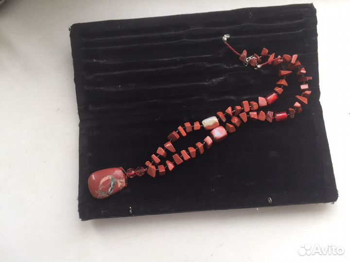 Бусы украшения из яшмы