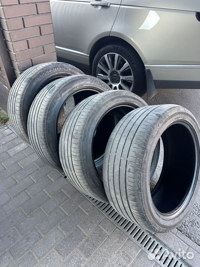 Bridgestone Alenza 001 245/45 R21