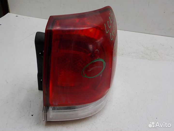Фонарь задний правый наружный Toyota Land Cruiser