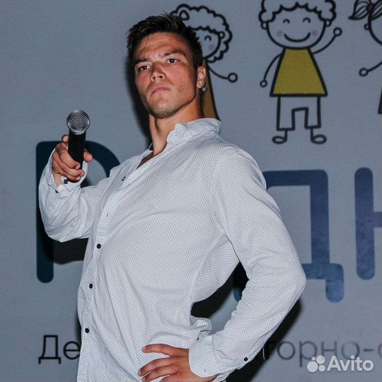 Ведущий мероприятий тамада