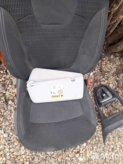 Козырек рено каптюр