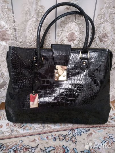 Сумка женская черная лакированная