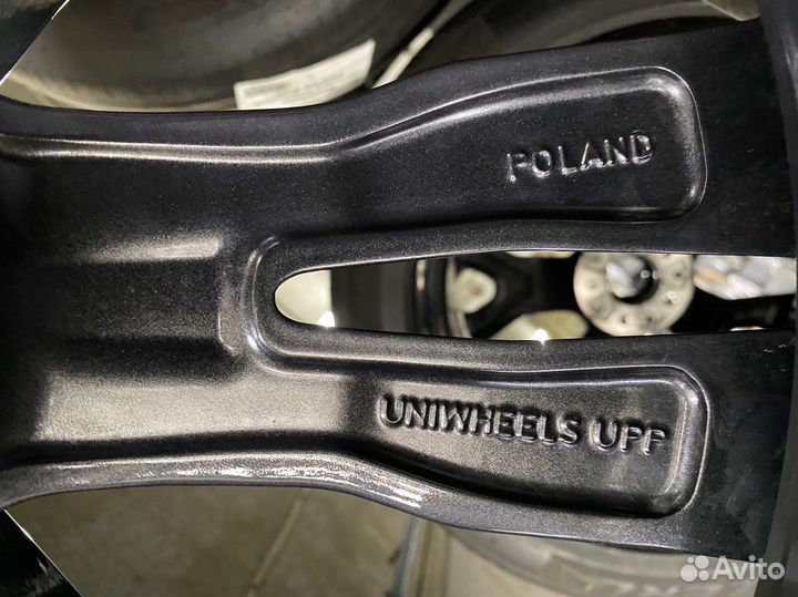 Оригинальные колеса на BMW X7 G07 R21