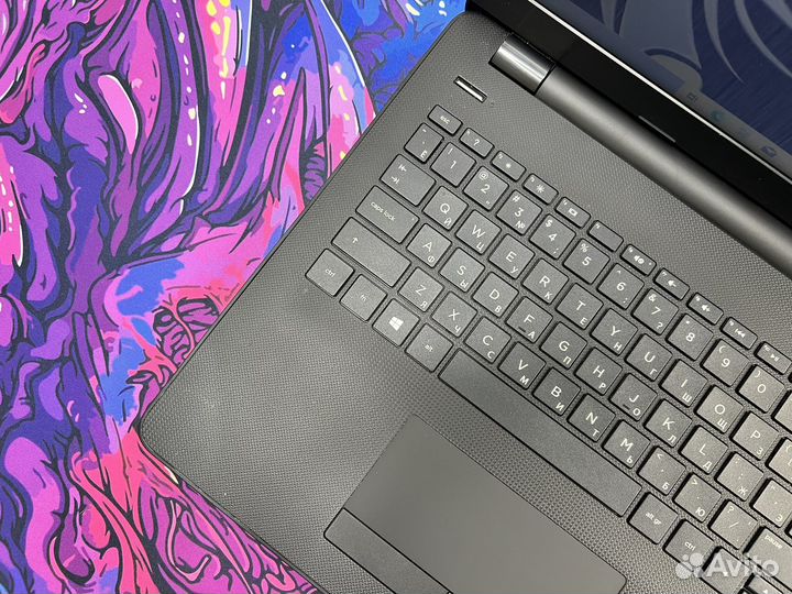 HP pavilion для учебы и работы 8Ram 1Tb HHD