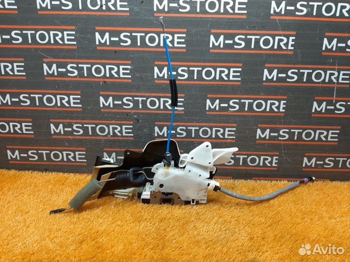 Замок двери передний левый Mercedes-Benz E-Class