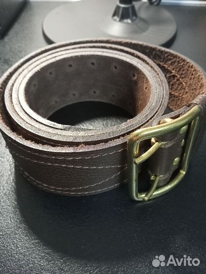 Мужской кожаный ремень коричневый