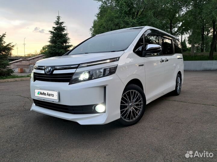 Toyota Voxy 1.8 CVT, 2014, 212 000 км