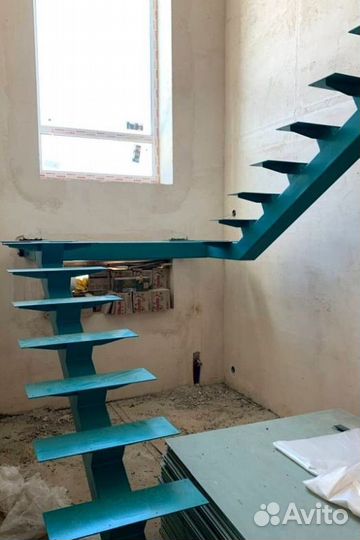 Каркас лестницы из металла