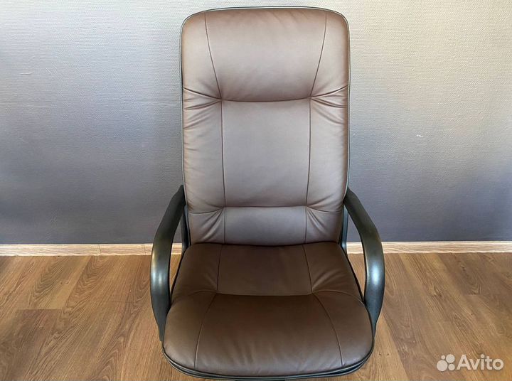 Офисное кресло. Гарантия 1 год