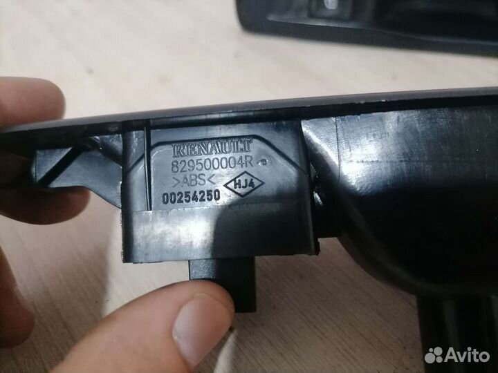 Кнопка стеклоподъемника Renault Fluence