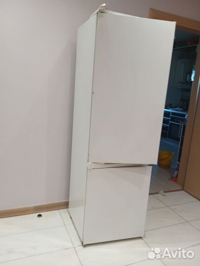 Холодильник бу AEG