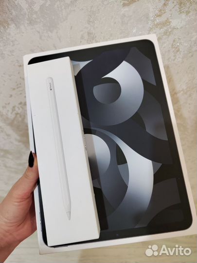 Apple iPad Air (5th Gen) Wi-Fi 256 гб серый
