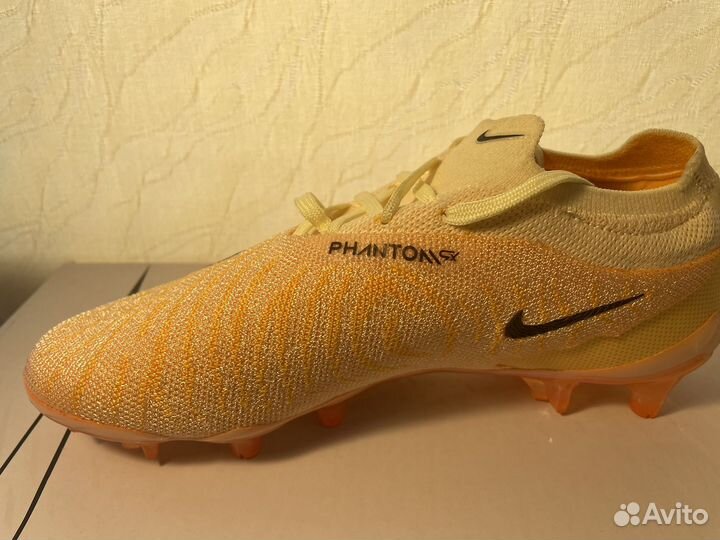 Детские футбольные бутсы