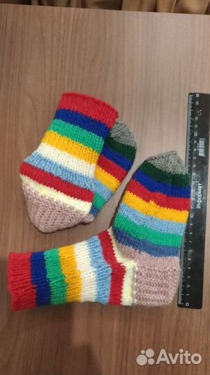 Новые шерстяные носки и варежки