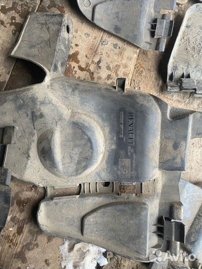 Пыльник двигателя боковой рено дастер