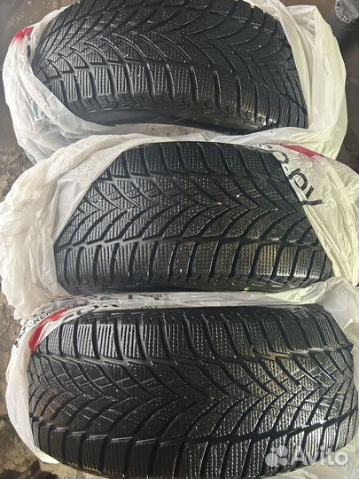 Goodyear UltraGrip Ice 2 215/50 R17 95T