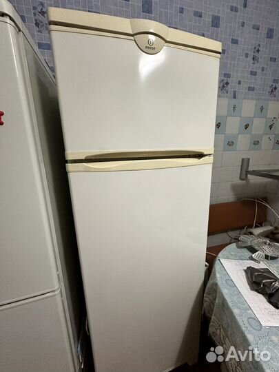 Холодильник indesit