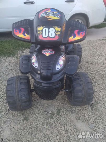 Детский квадроцикл на аккумуляторе