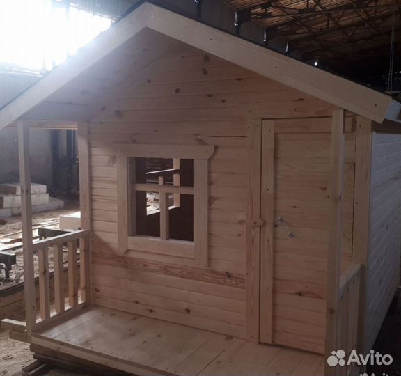 Детский домик деревянный