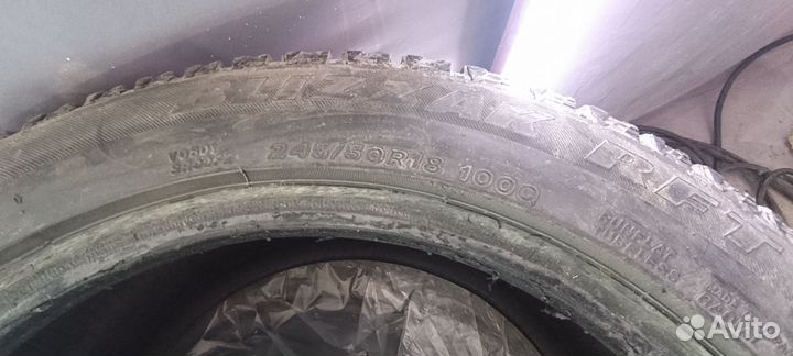 Bridgestone Blizzak RFT 245/50 R18 100Q