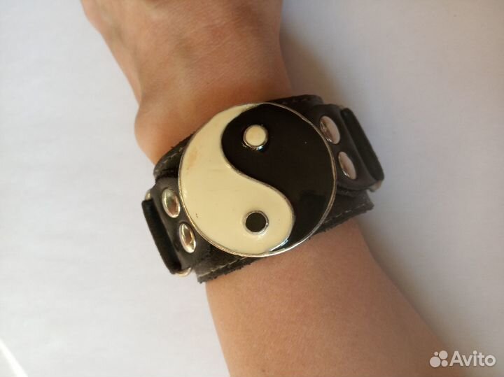 Кожаный браслет напульсник с инь-янь