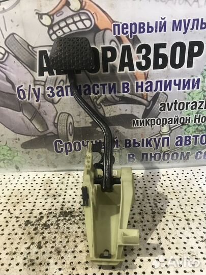 Педаль тормоза BMW X3