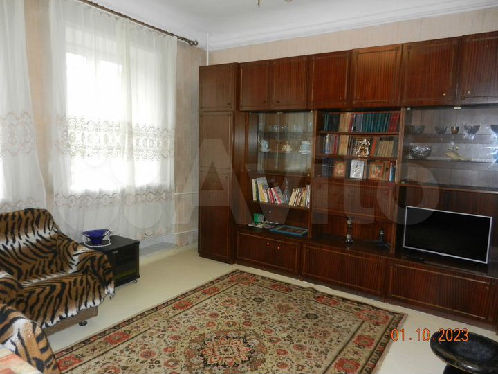 3-к. квартира, 70 м², 1/3 эт.