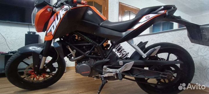 KTM duke 125