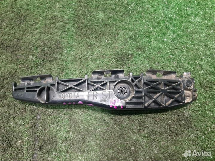 Кронштейн бампера заднего правый Toyota RAV4 A30