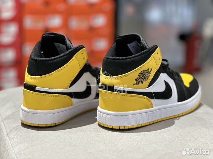 Кроссовки Nike Air Jordan 1 Mid Yellow Toe Black