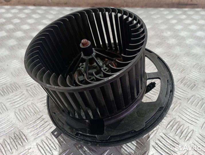 Моторчик печки BMW 3 E90/E91/E92/E93 6933663