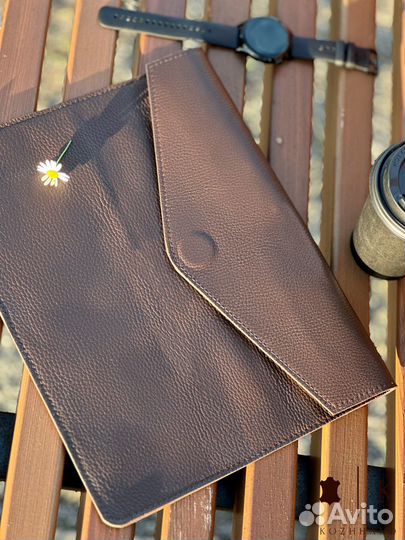 Кожаный чехол для макбук 13
