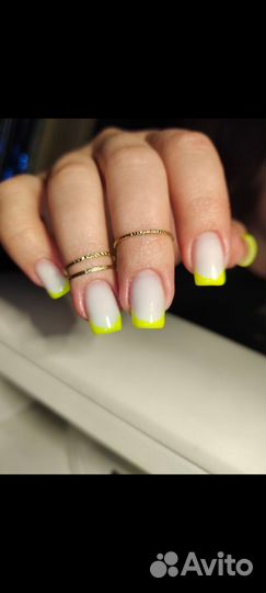 Наращивание ногтей, маникюр