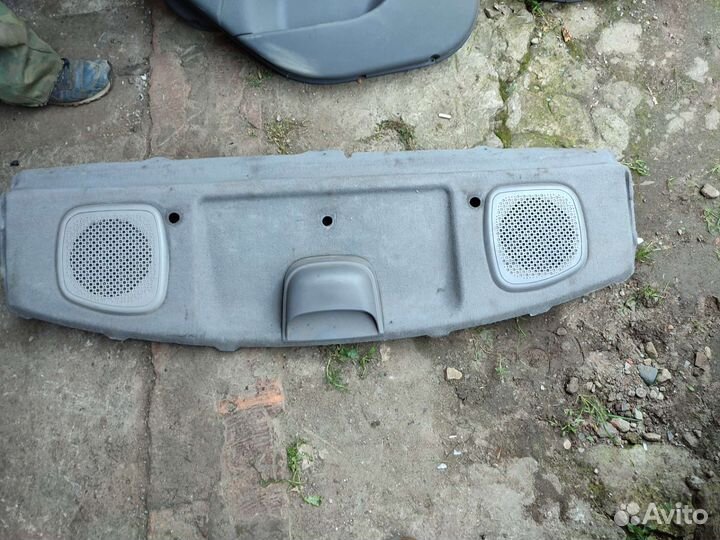 Задняя полка Hyundai Accent