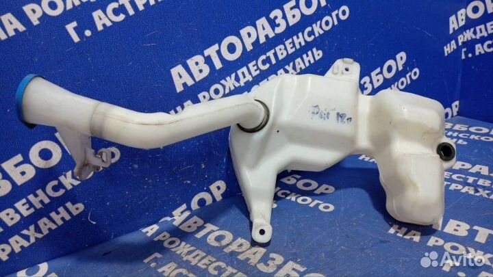 Бачок омывателя Honda Fit хэтчбек L13Z1 2012