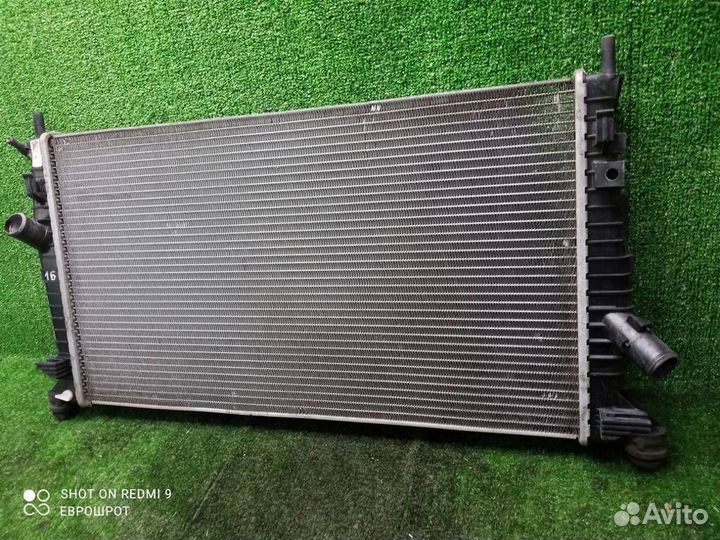 Радиатор охлаждения Ford Focus 2 (2005-2011)