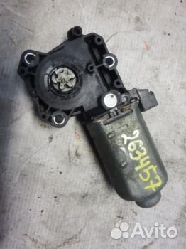 Моторчик переднего правого стеклоподъемника