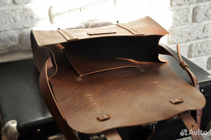 Женская сумочка из кожи в этническом стиле