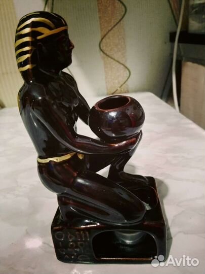 Аромалампа и статуя фараона