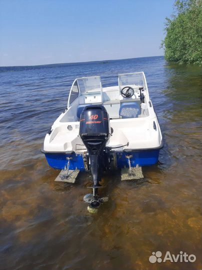 Моторная лодка