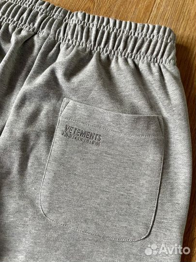 Спортивные штаны Vetements