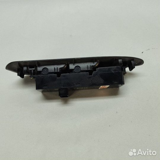 Блок управления стеклоподъемниками передний правый