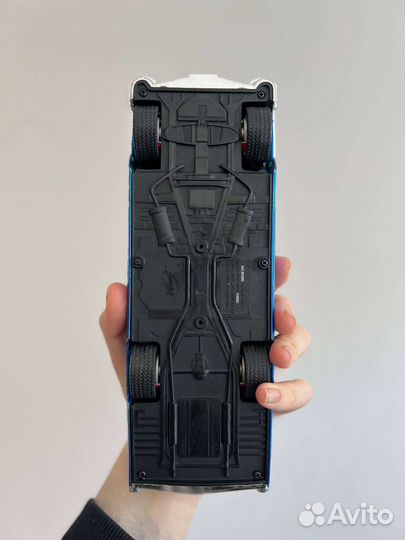 Моделька машины cadillac oldschool 1/24